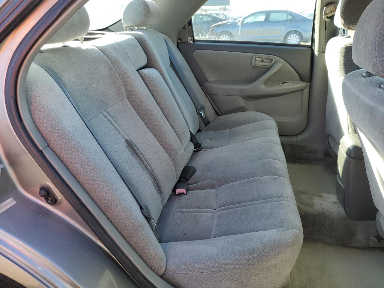 2000 Toyota Camry - Image 10