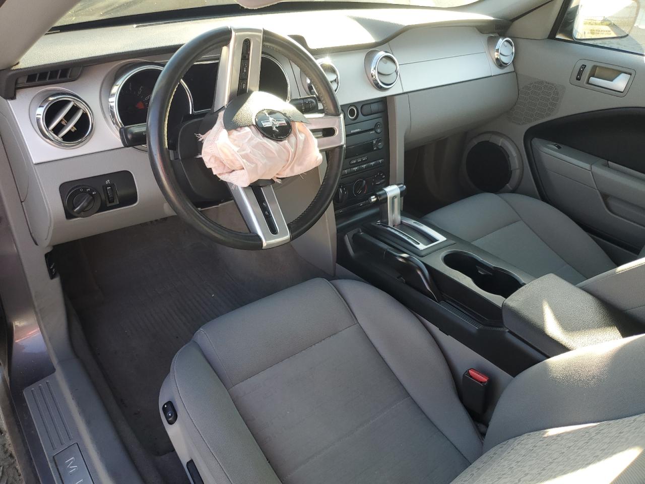 2006 Ford Mustang - Image 8