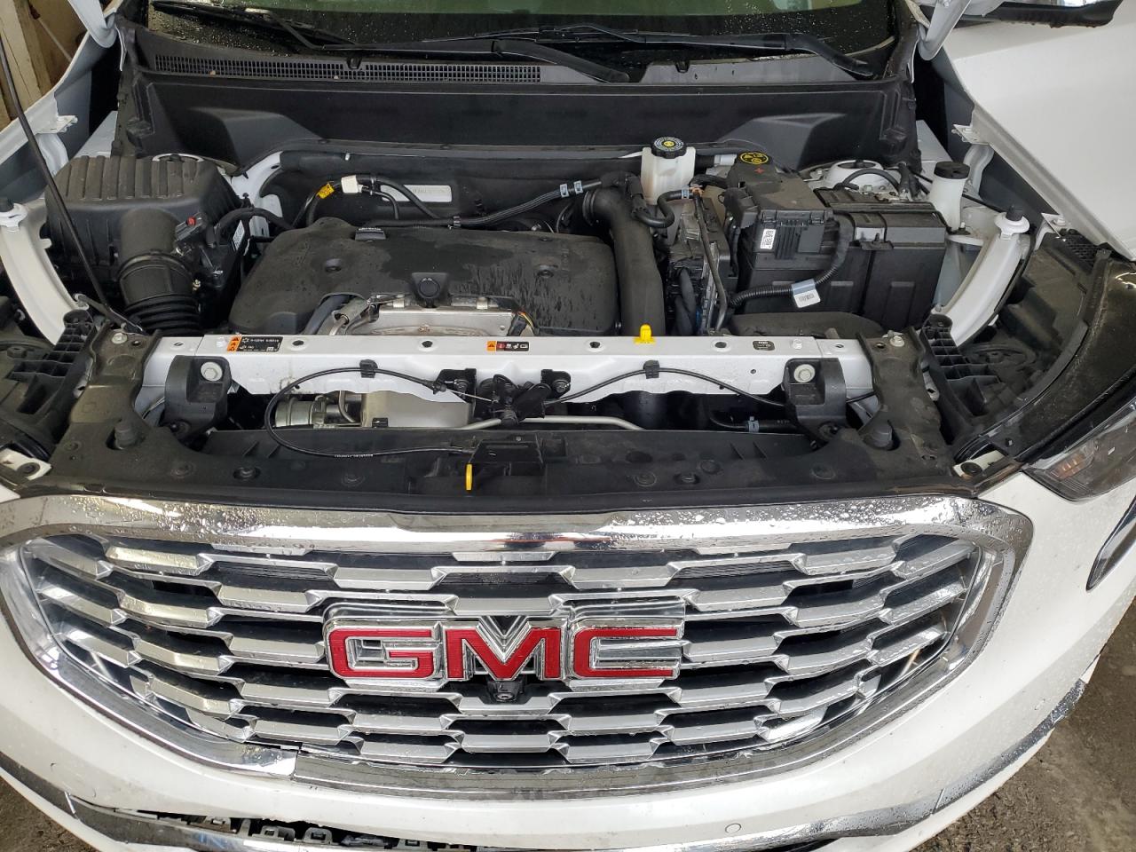 2020 GMC Terrain - Image 12