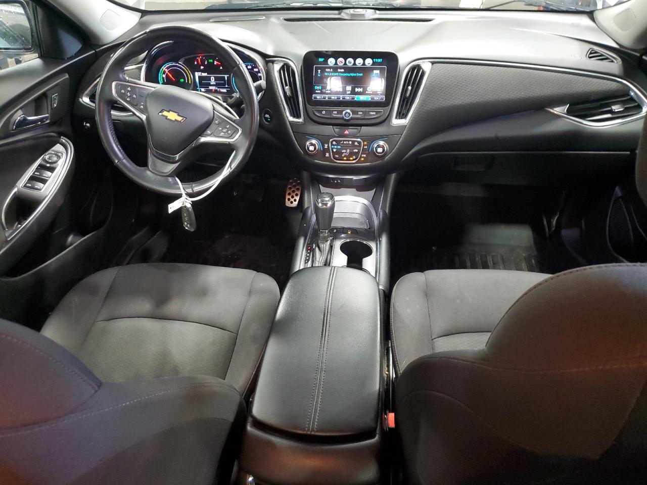 2017 Chevrolet Malibu - Image 8