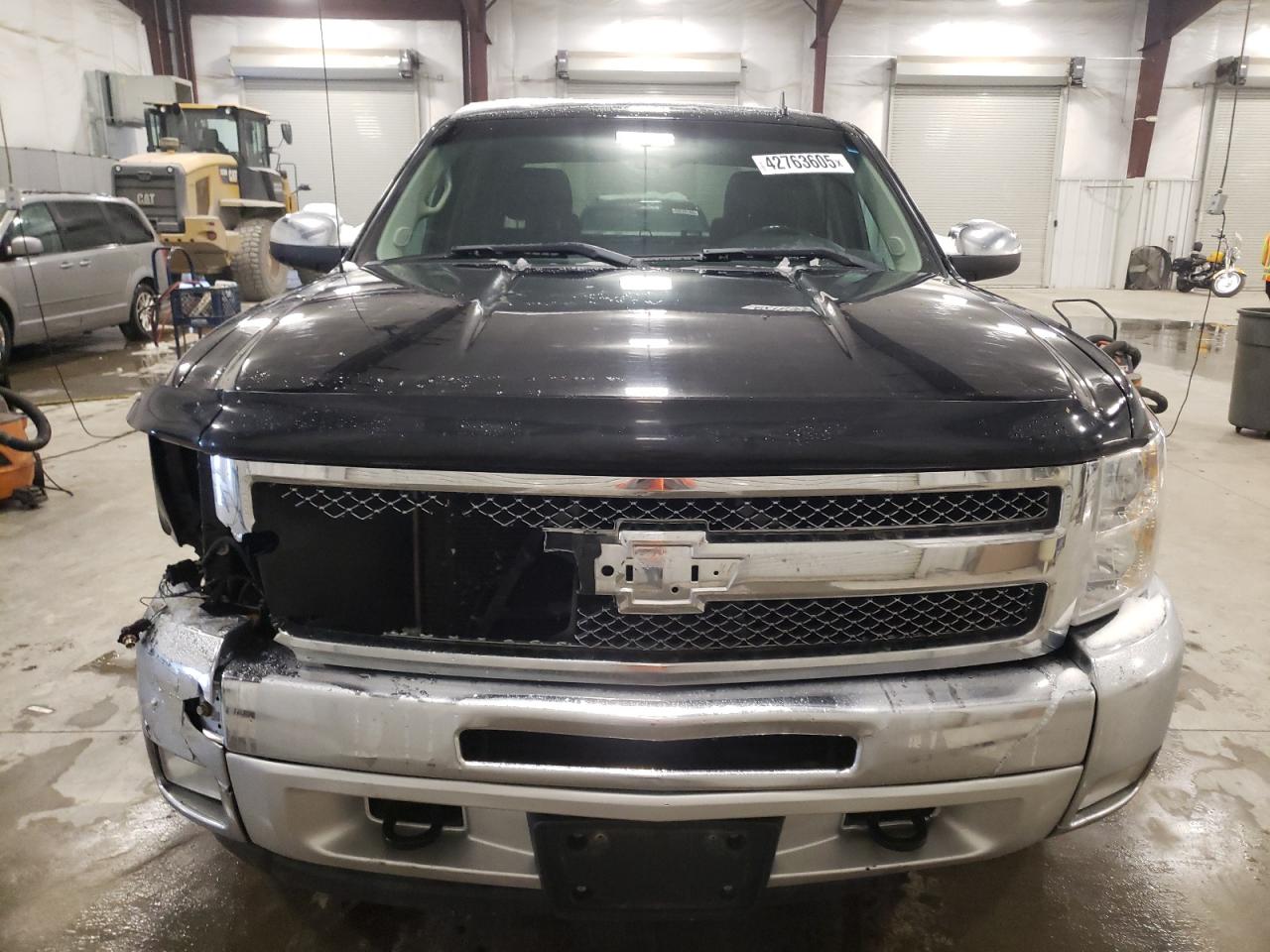 2013 Chevrolet Silverado - Image 5