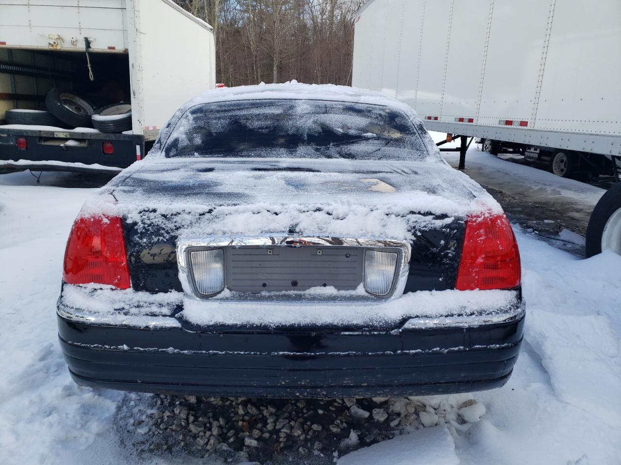 2007 Lincoln Town Car - Image 6