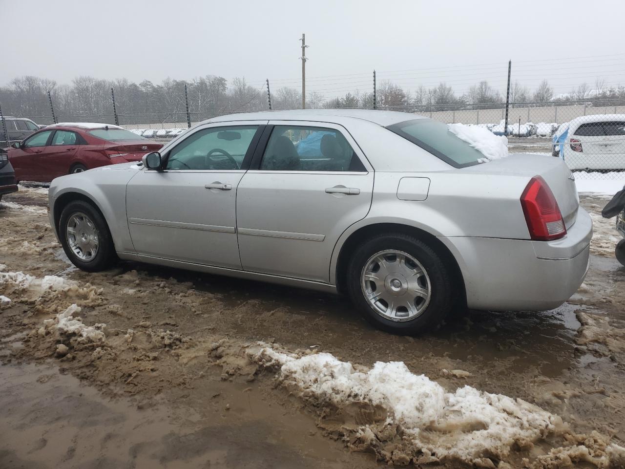 2005 Chrysler 300 - Image 2