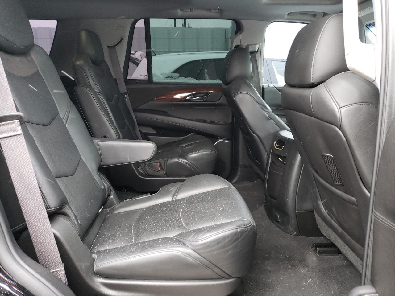 2015 Cadillac Escalade - Image 11
