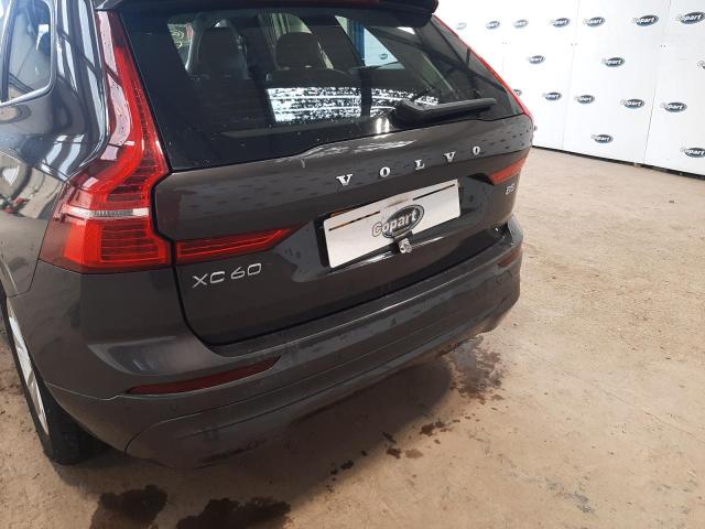 2022 VOLVO XC60 MOMEN