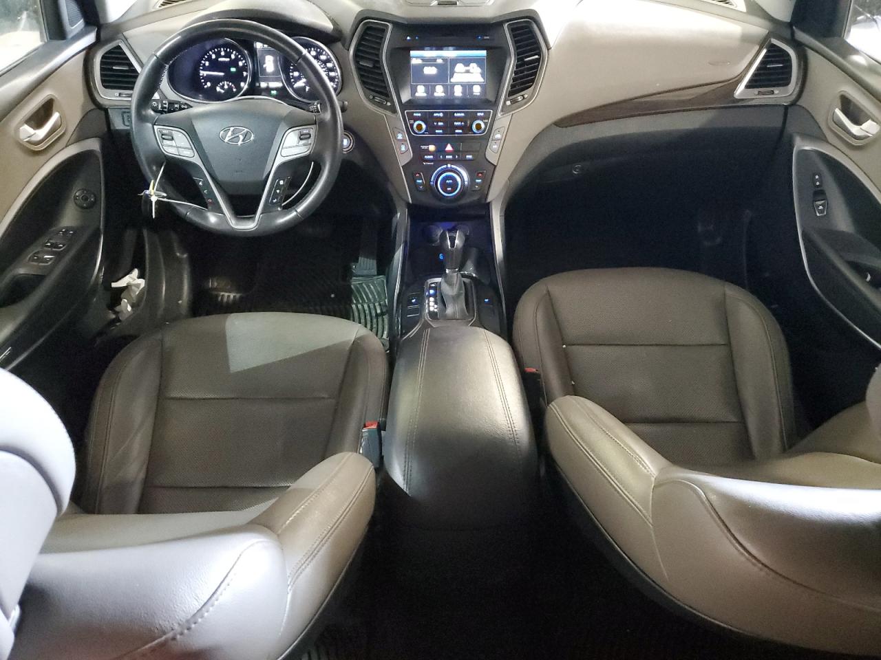 2017 Hyundai Santa Fe - Image 8