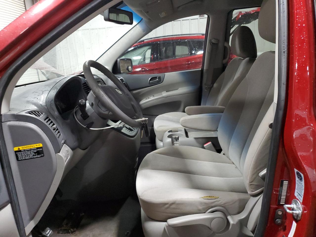 2010 Kia Sedona - Image 7