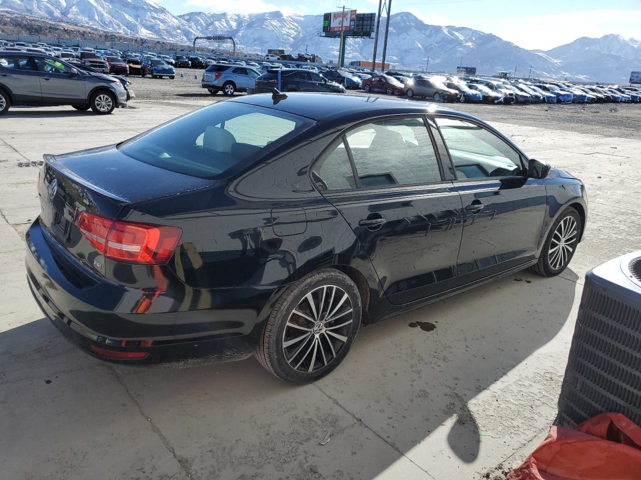 2015 Volkswagen Jetta - Image 3