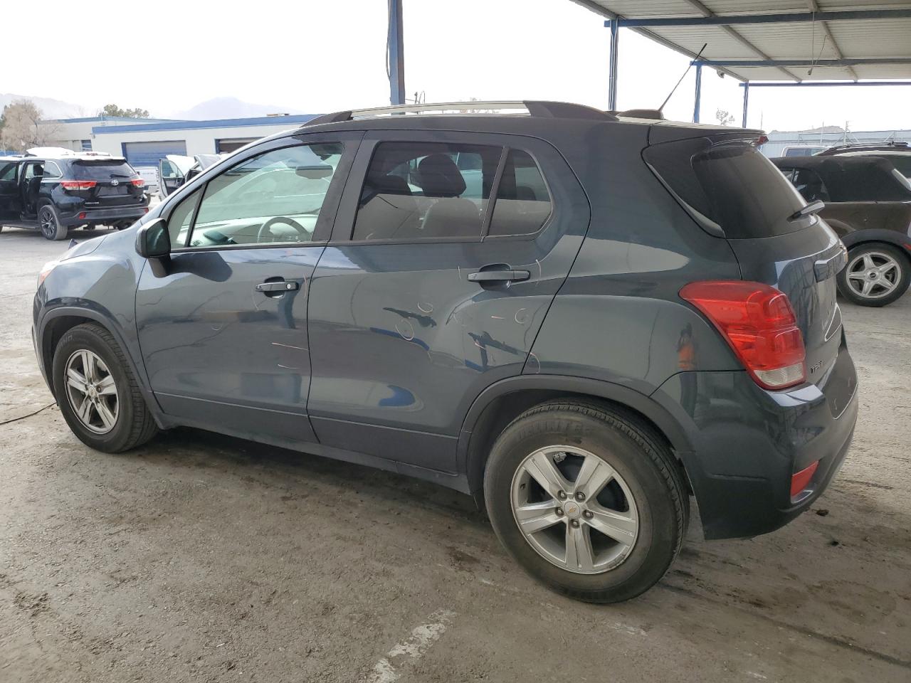 2021 Chevrolet Trax - Image 2