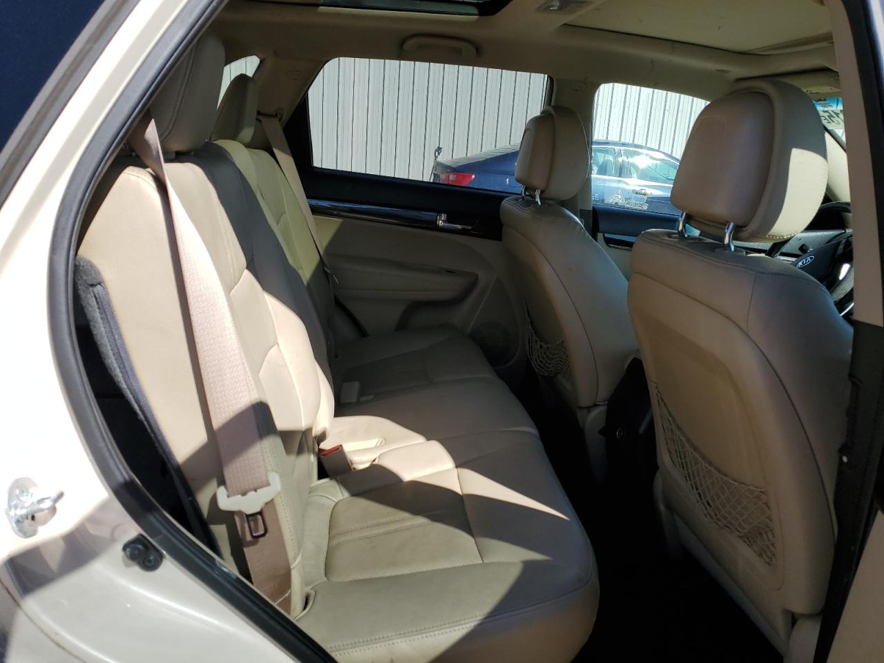 2011 Kia Sorento - Image 11