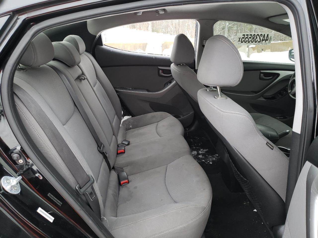 2015 Hyundai Elantra - Image 10