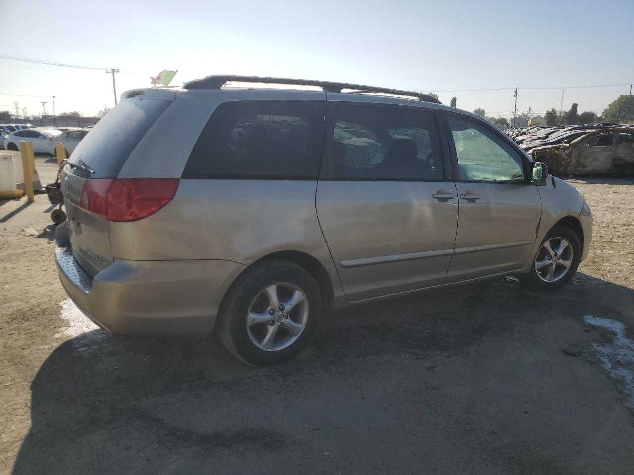 2008 Toyota Sienna - Image 3