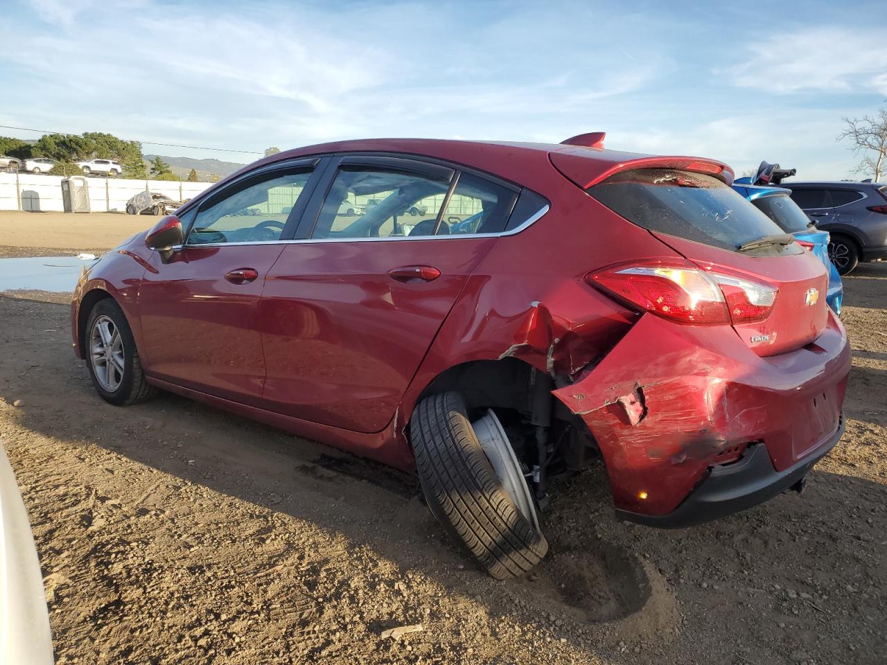 2018 Chevrolet Cruze - Image 2