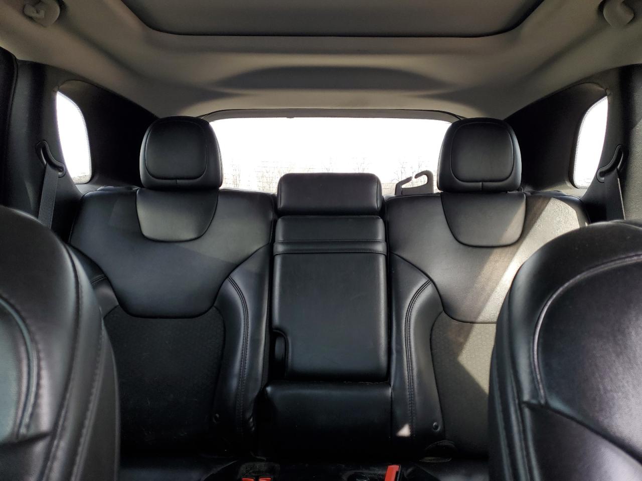 2019 Jeep Grand Cherokee - Image 10