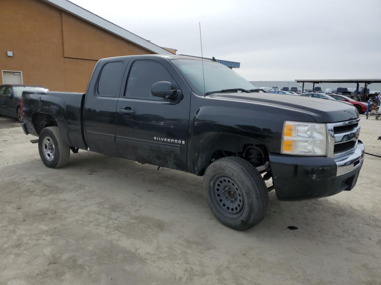 2009 Chevrolet Silverado - Image 4