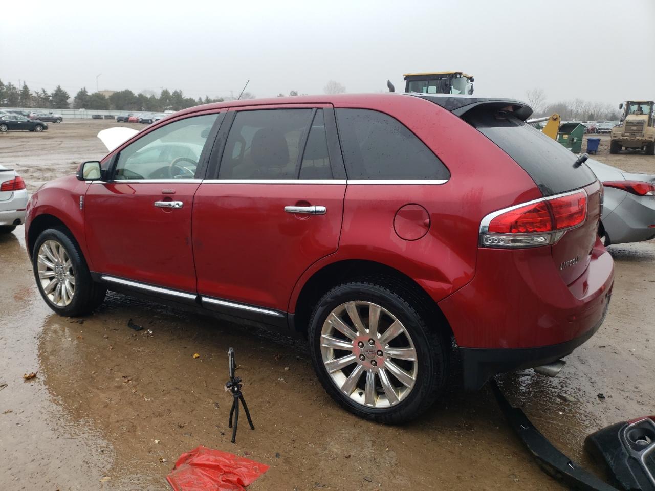 2013 Lincoln MKX - Image 2