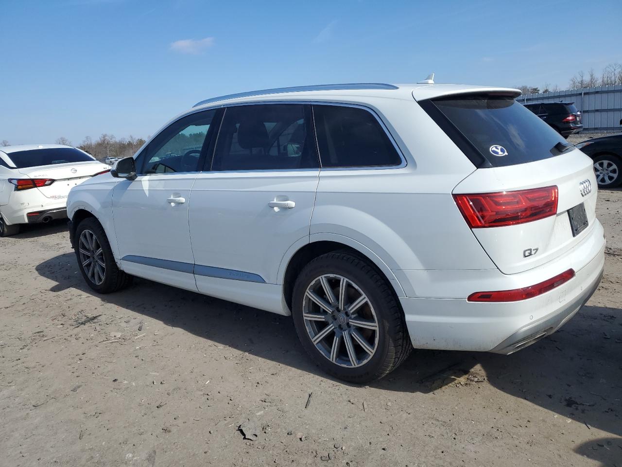 2017 Audi Q7 - Image 2