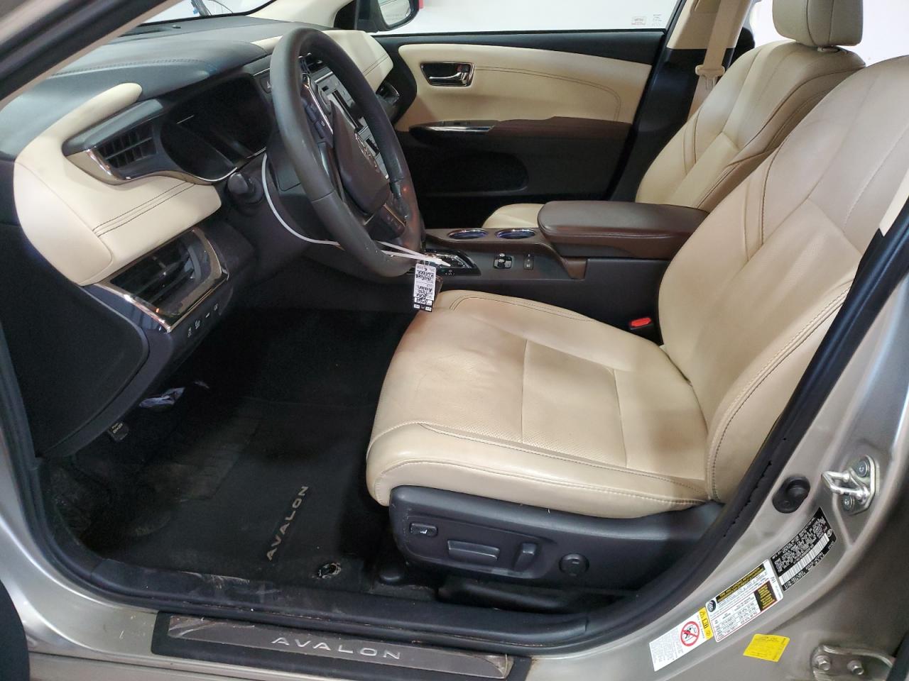 2016 Toyota Avalon - Image 7