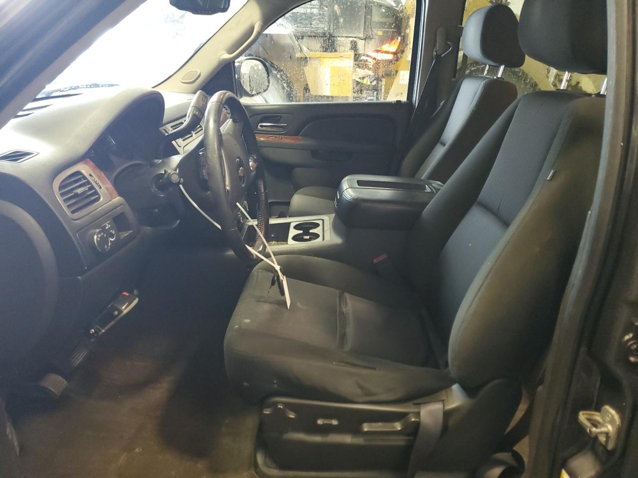 2011 Chevrolet Suburban - Image 7