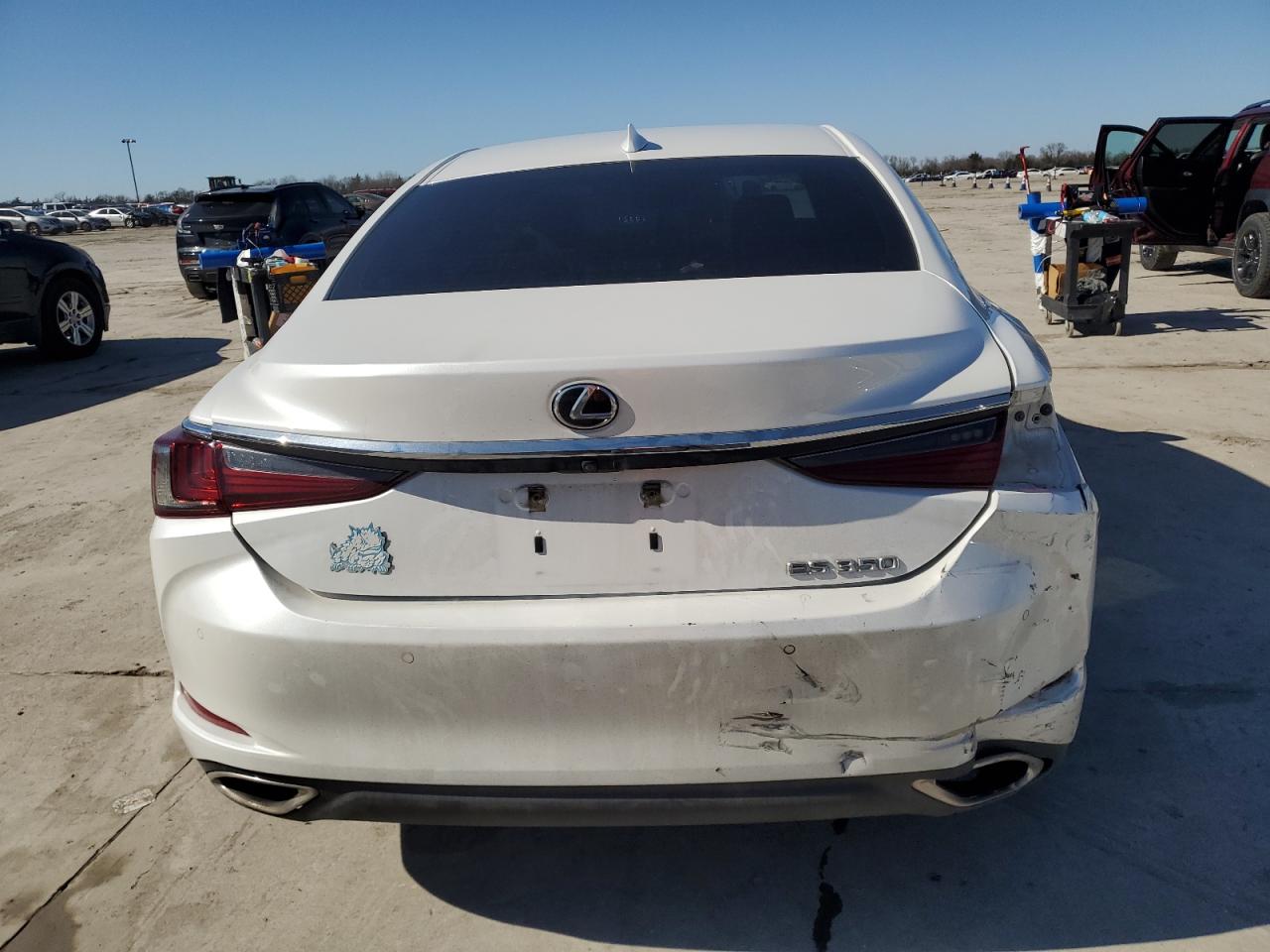 2019 Lexus ES - Image 6