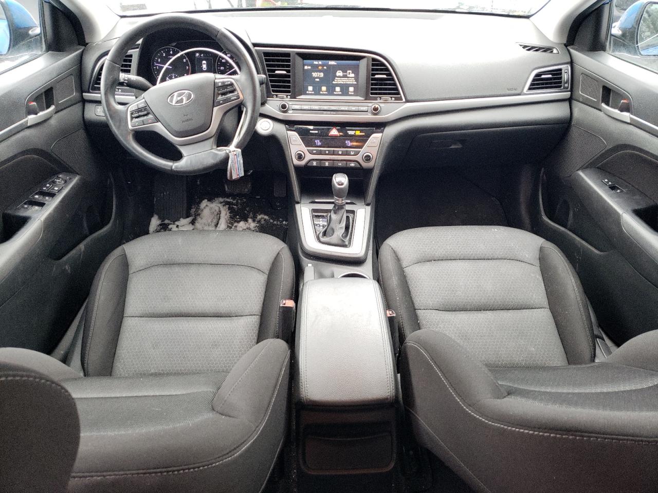 2017 Hyundai Elantra - Image 8