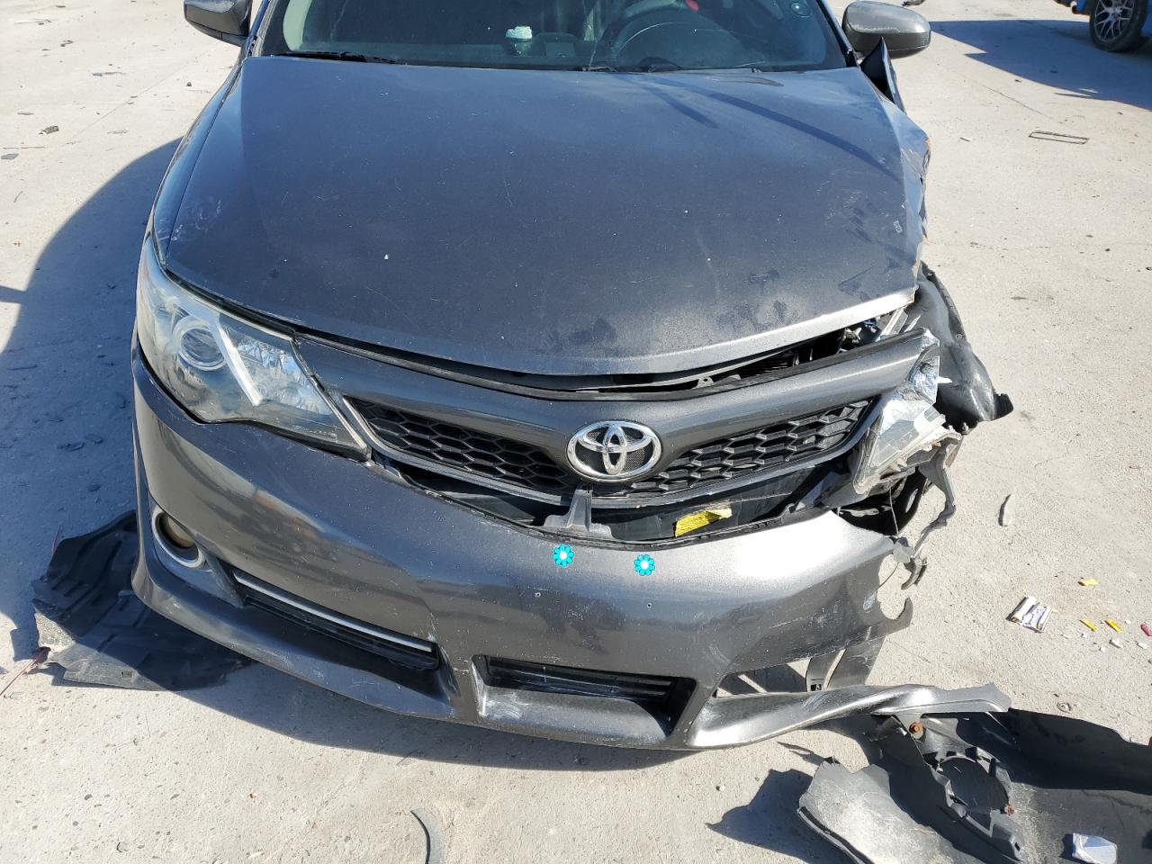2014 Toyota Camry - Image 11