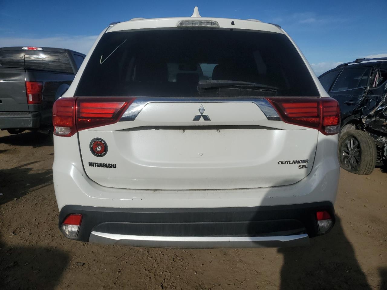 2017 Mitsubishi Outlander - Image 6