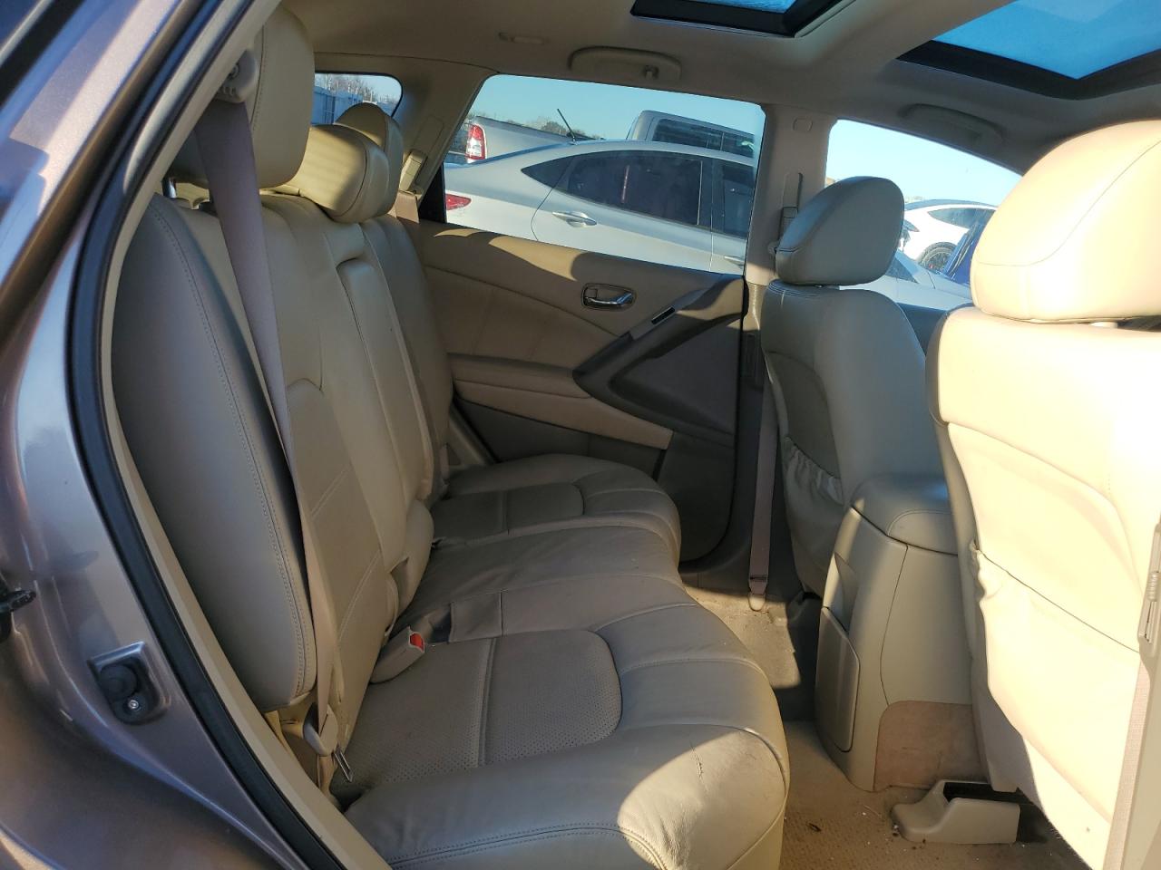 2011 Nissan Murano - Image 12