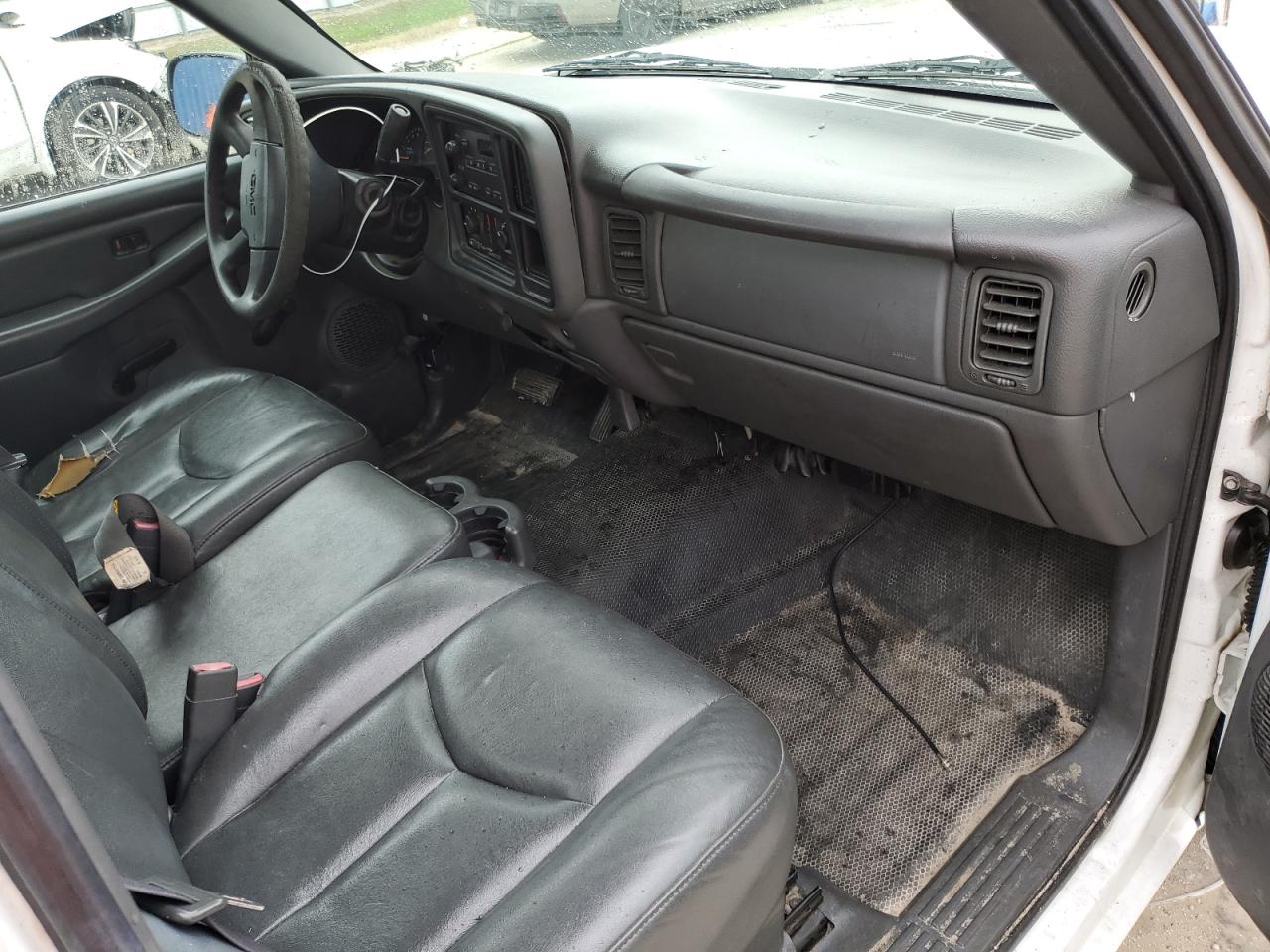 2006 GMC Sierra - Image 8