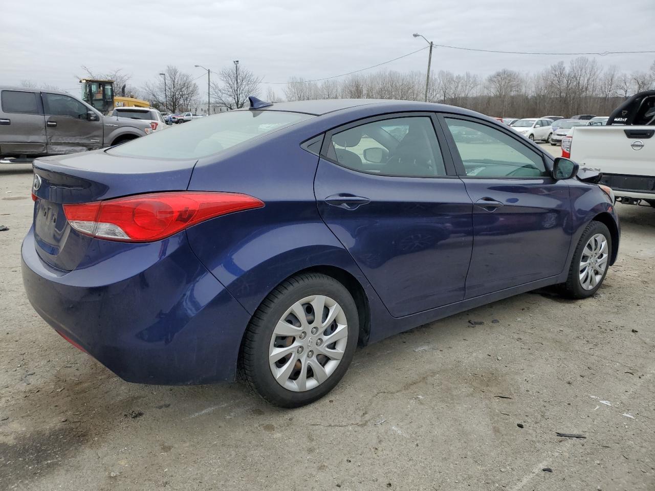 2012 Hyundai Elantra - Image 3
