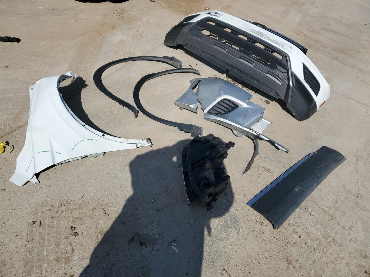 2021 Volkswagen Tiguan - Image 13