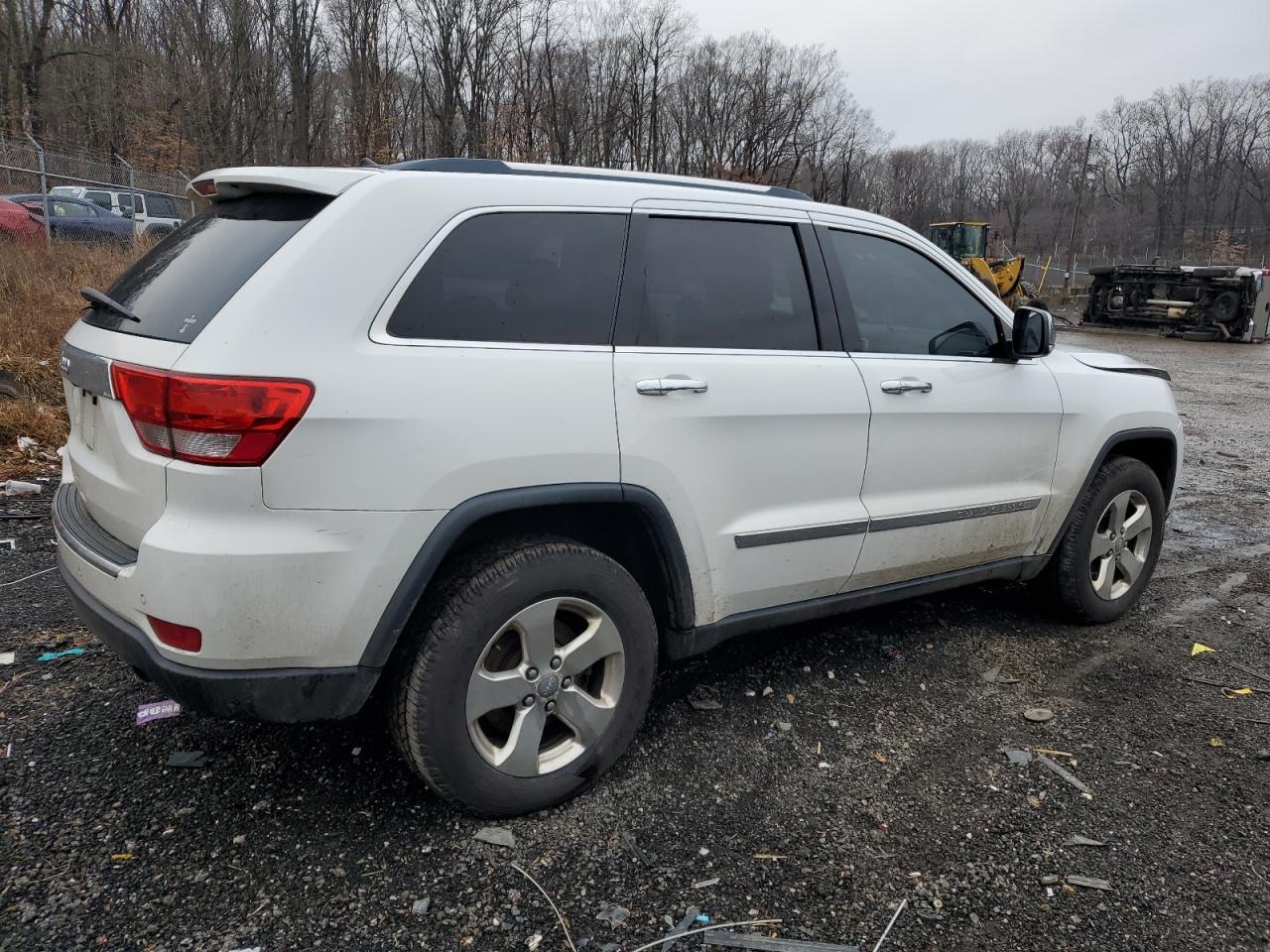 2013 Jeep Grand Cherokee - Image 3