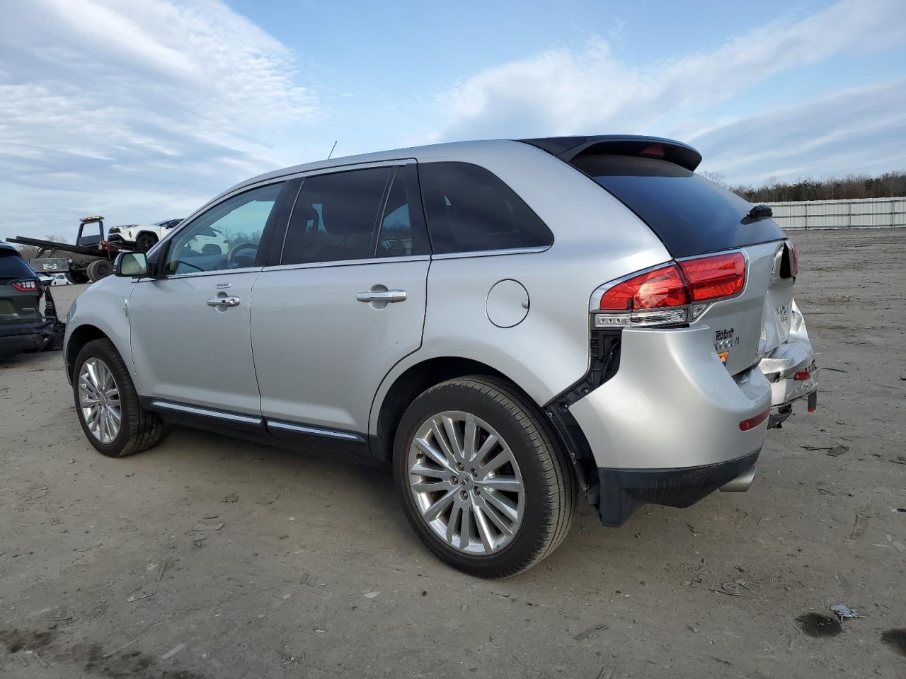 2013 Lincoln MKX - Image 2