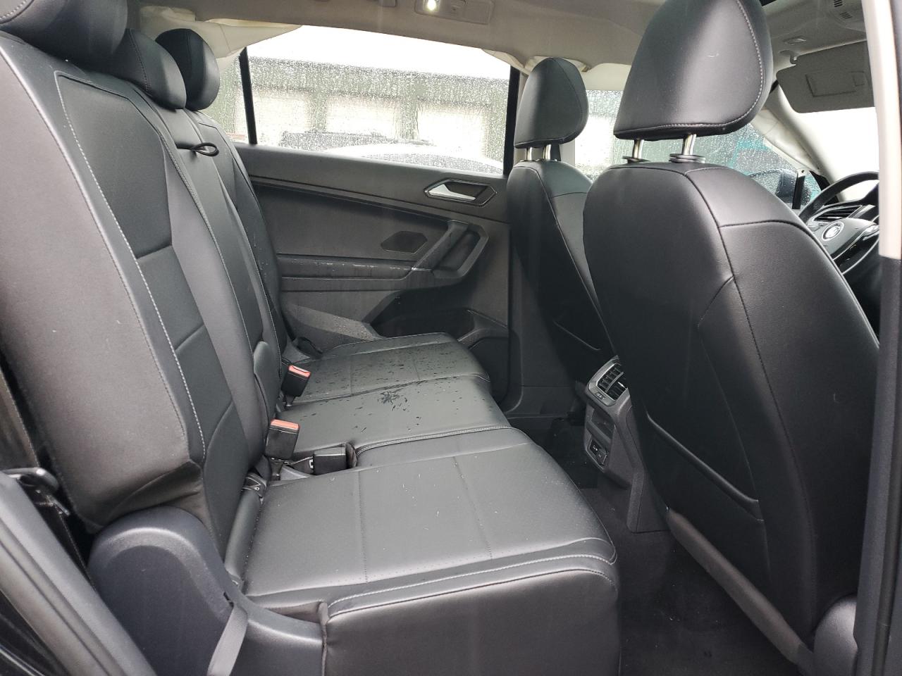 2018 Volkswagen Tiguan - Image 11