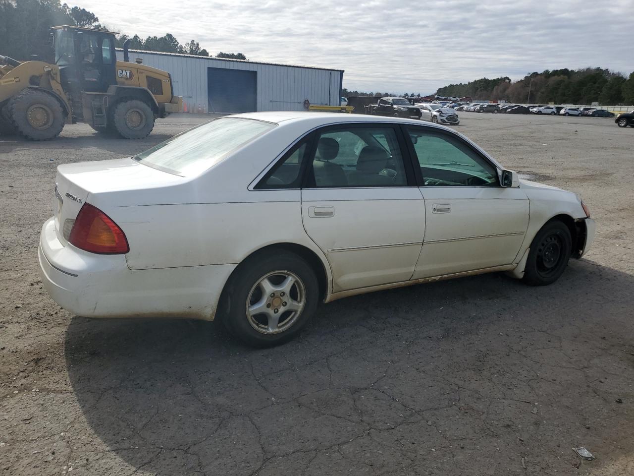 2001 Toyota Avalon - Image 3