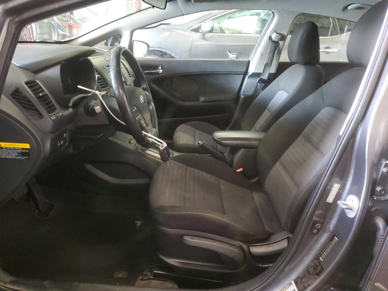 2016 Kia Forte - Image 7