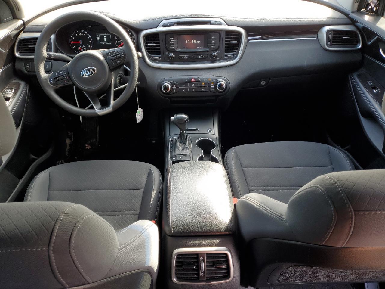 2017 Kia Sorento - Image 8