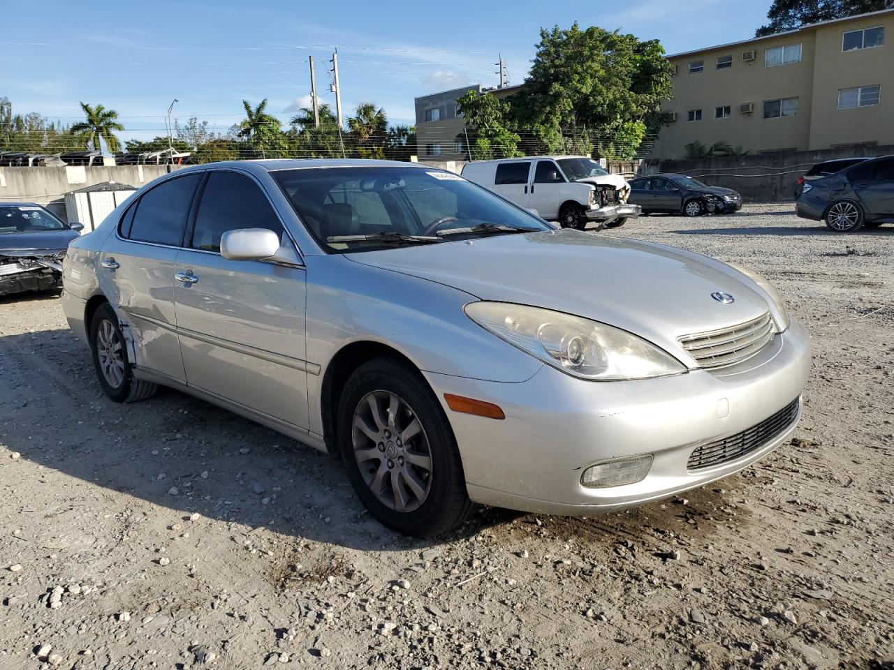 2003 Lexus ES - Image 4