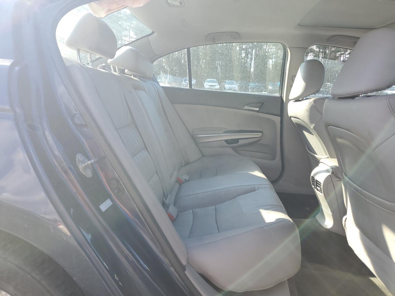 2010 Honda Accord - Image 11
