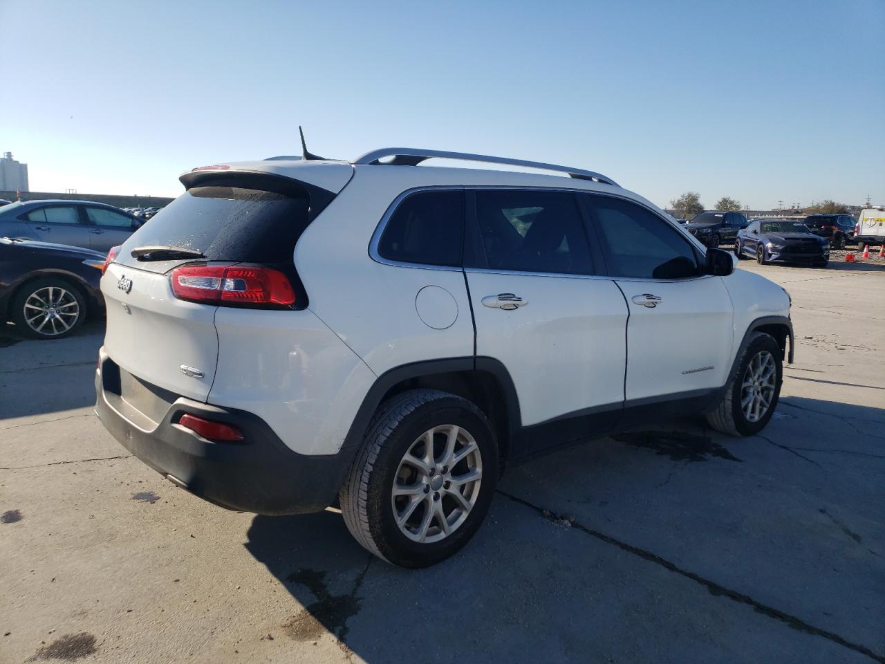 2016 Jeep Grand Cherokee - Image 3