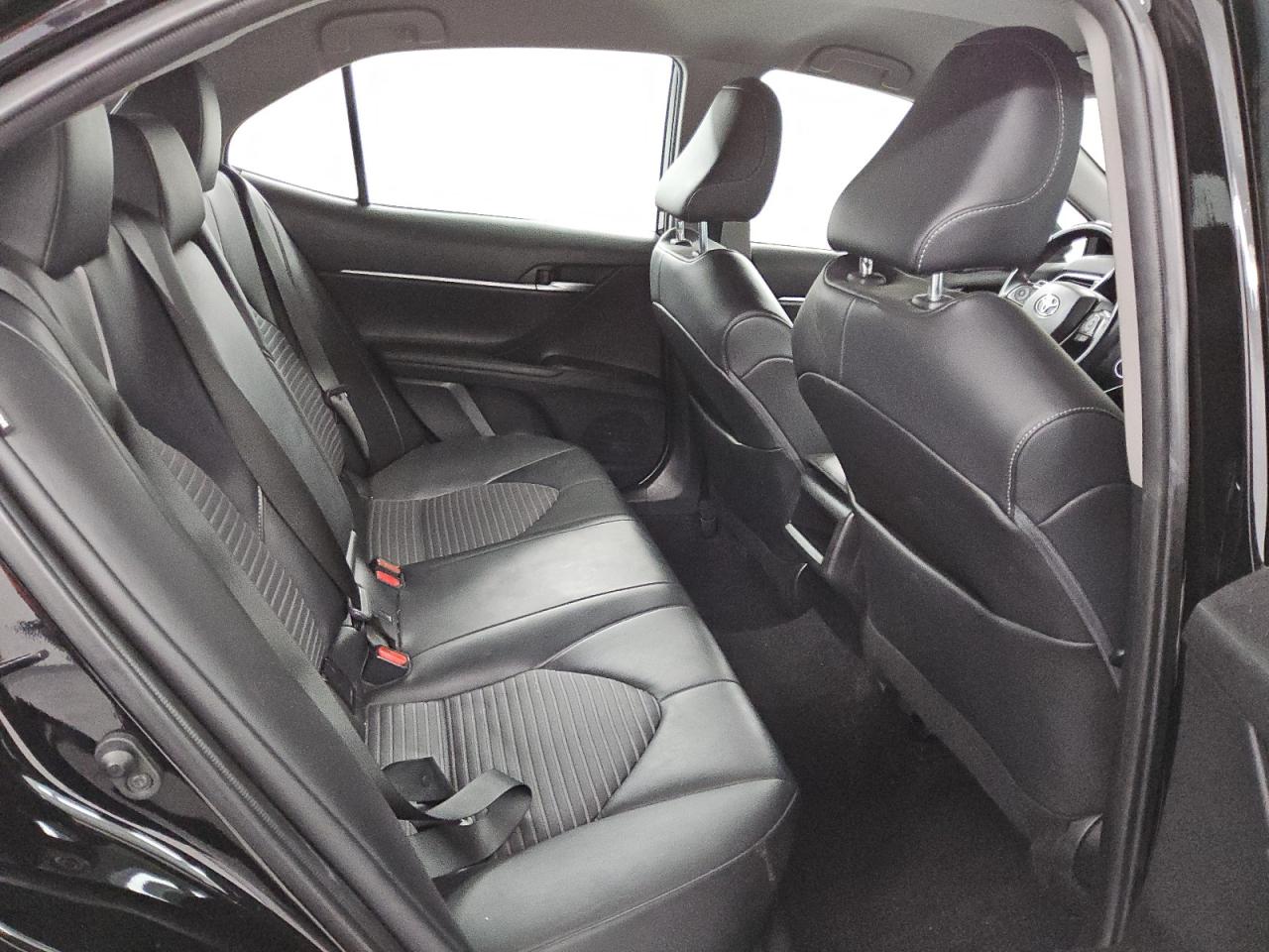 2022 Toyota Camry - Image 10