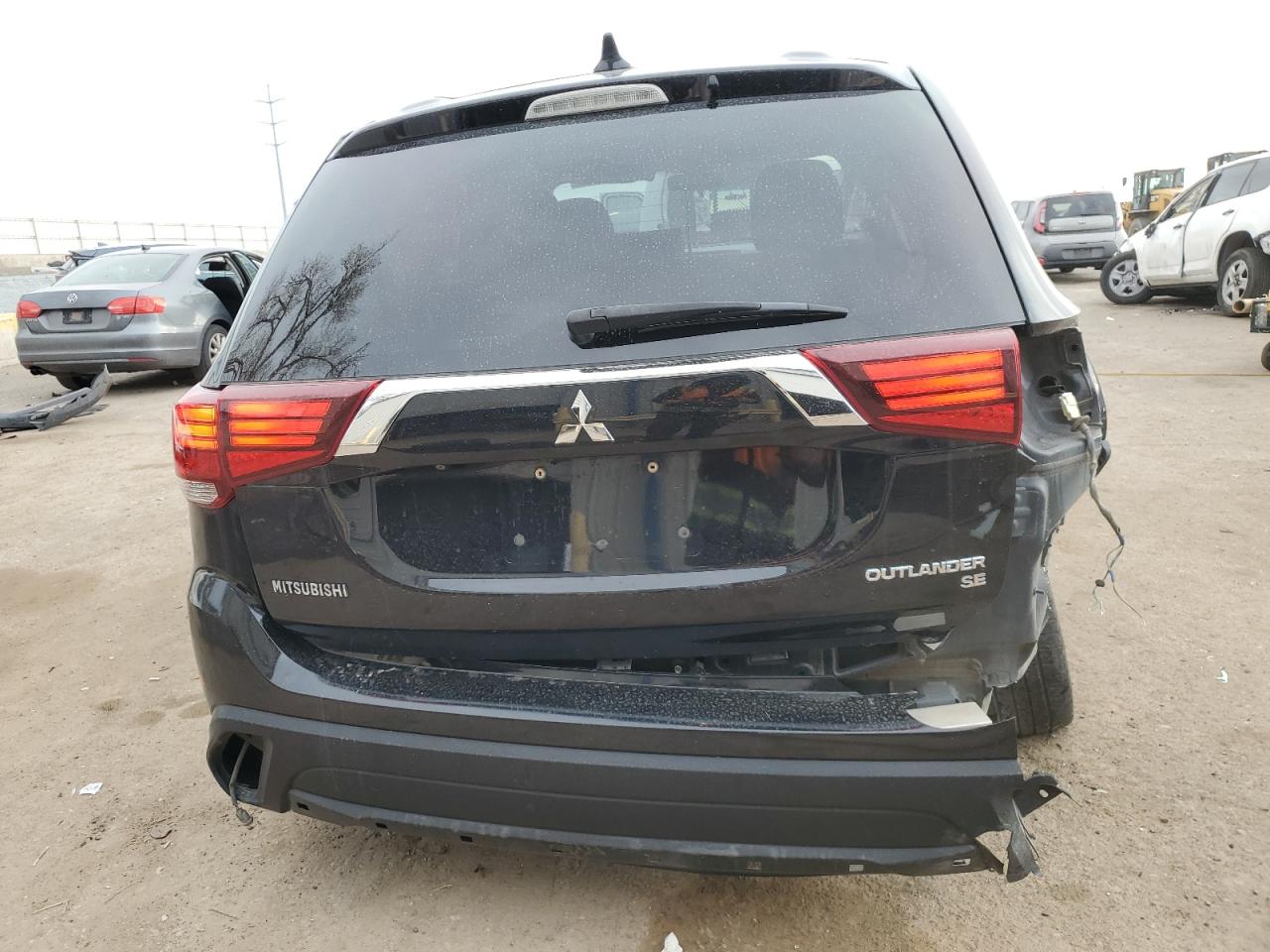 2018 Mitsubishi Outlander - Image 6