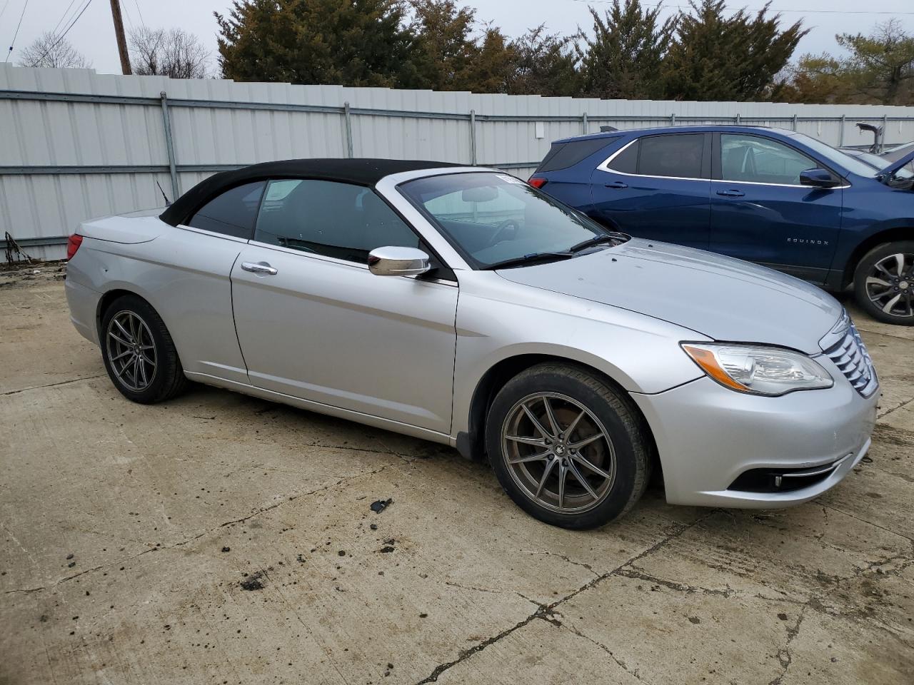 2011 Chrysler 200 - Image 4