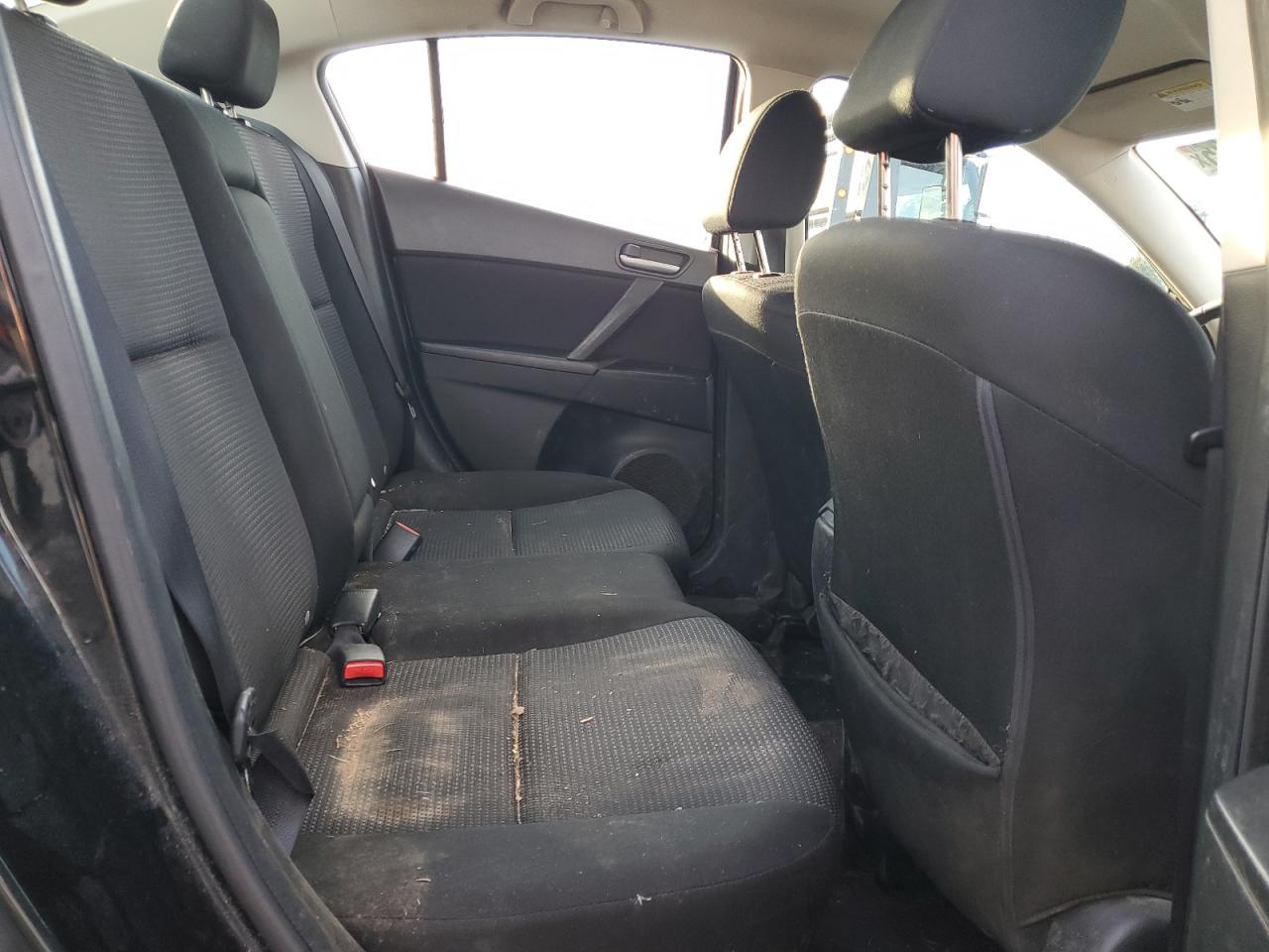 2013 Mazda 3 - Image 10