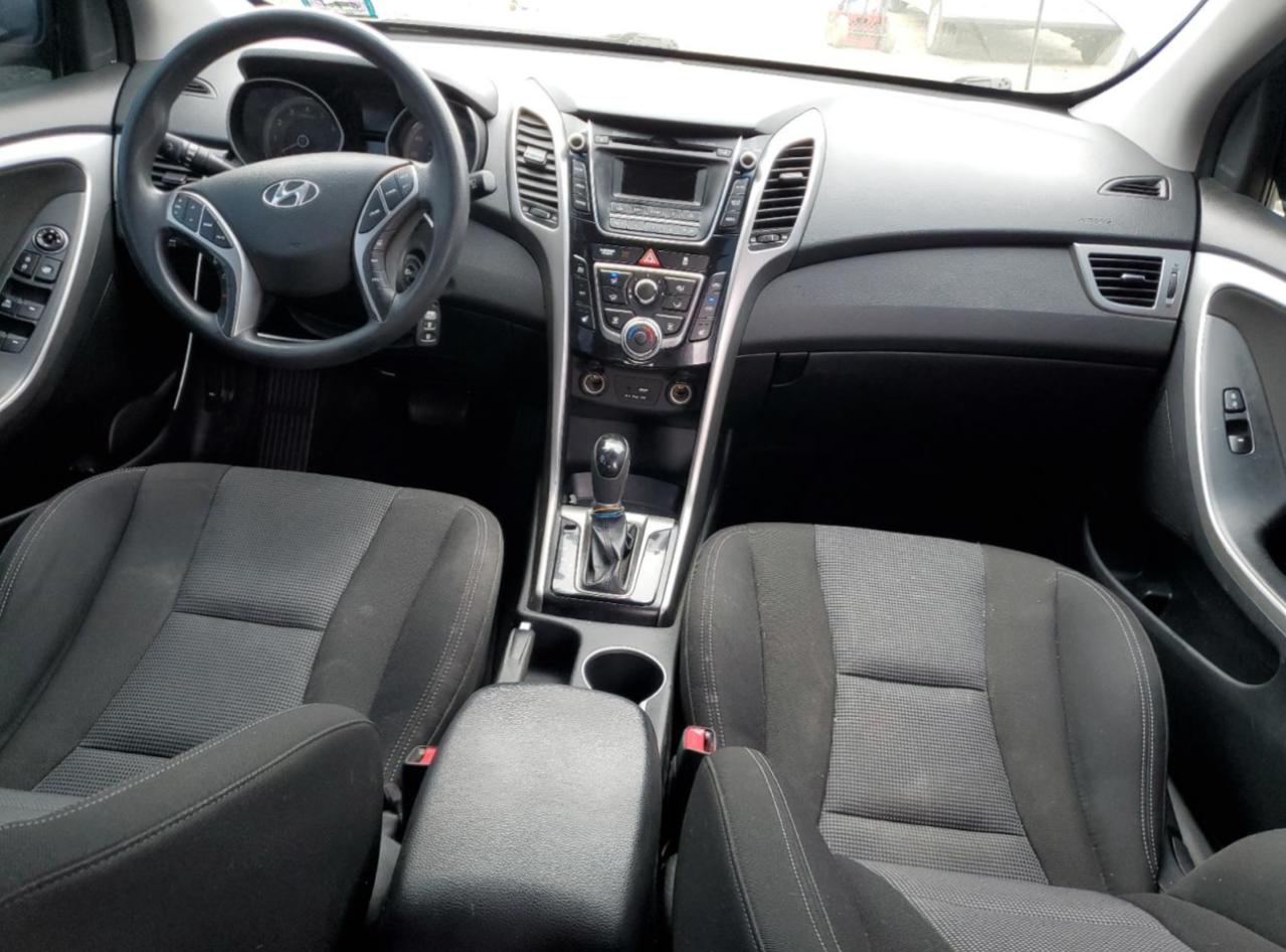 2016 Hyundai Elantra - Image 8