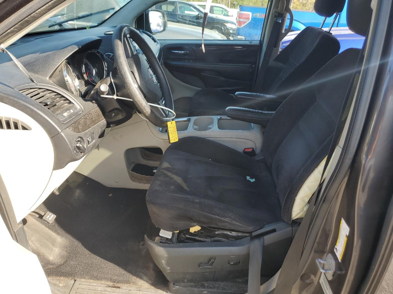 2015 Dodge Caravan - Image 7