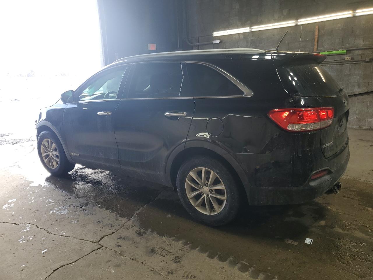 2016 Kia Sorento - Image 2