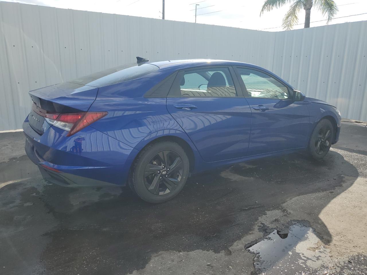 2021 Hyundai Elantra - Image 3
