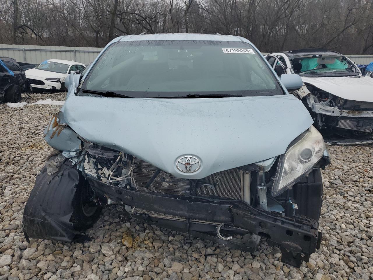 2015 Toyota Sienna - Image 5