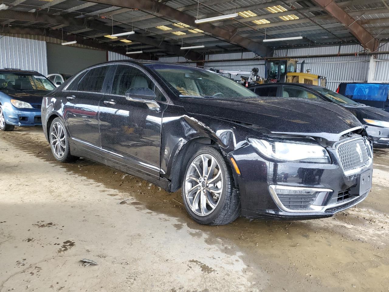 2019 Lincoln MKZ - Image 4